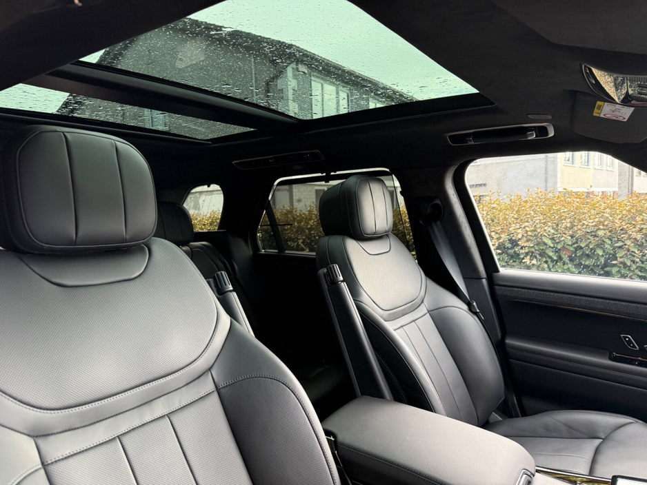 2025 Land Rover Range Rover Sport - image 10