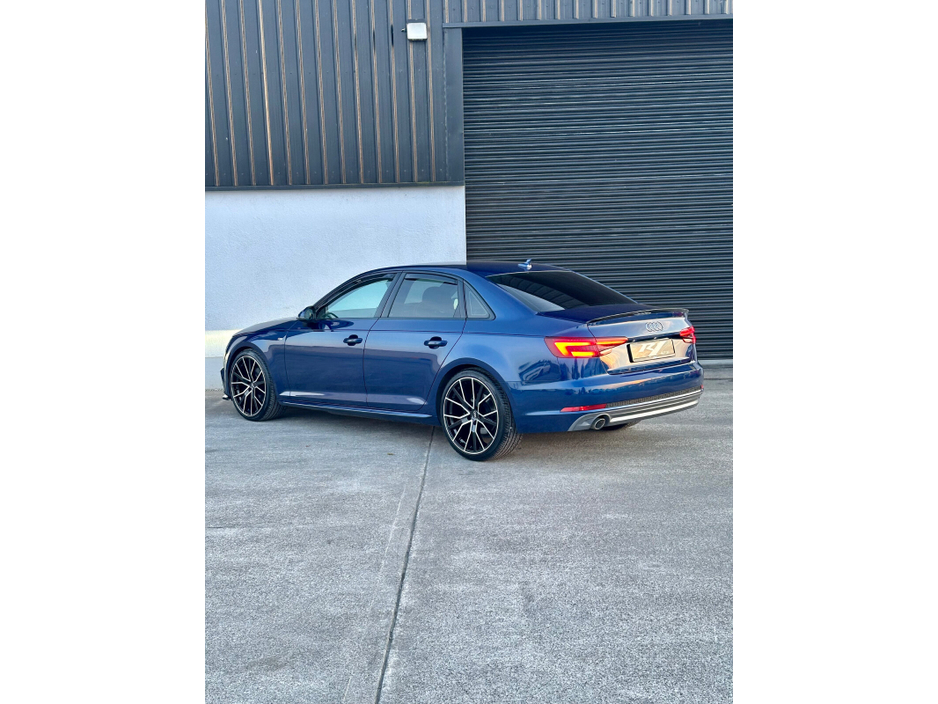 2018 Audi A4 - image 12