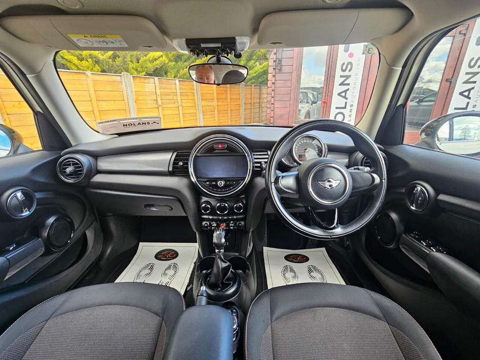 2017 MINI Hatch - image 23