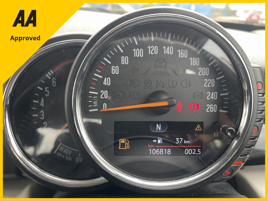 2018 MINI Cooper - image 2