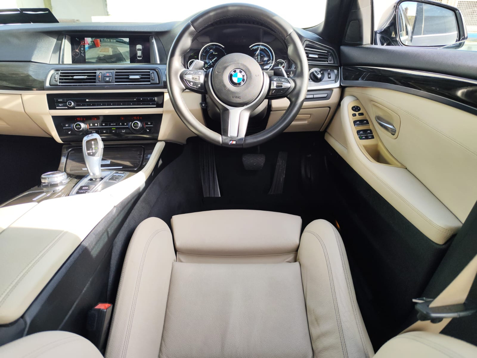 2016 BMW 5 Series - image 19