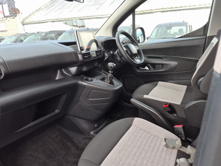 2024 Citroen Berlingo - image 2