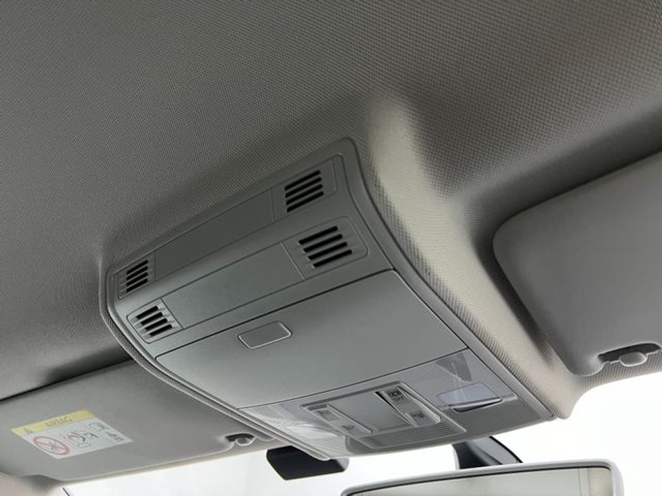 2018 Volkswagen Polo 1.0 TSI Automatic, Reversing camera, LOW MILES €16,895