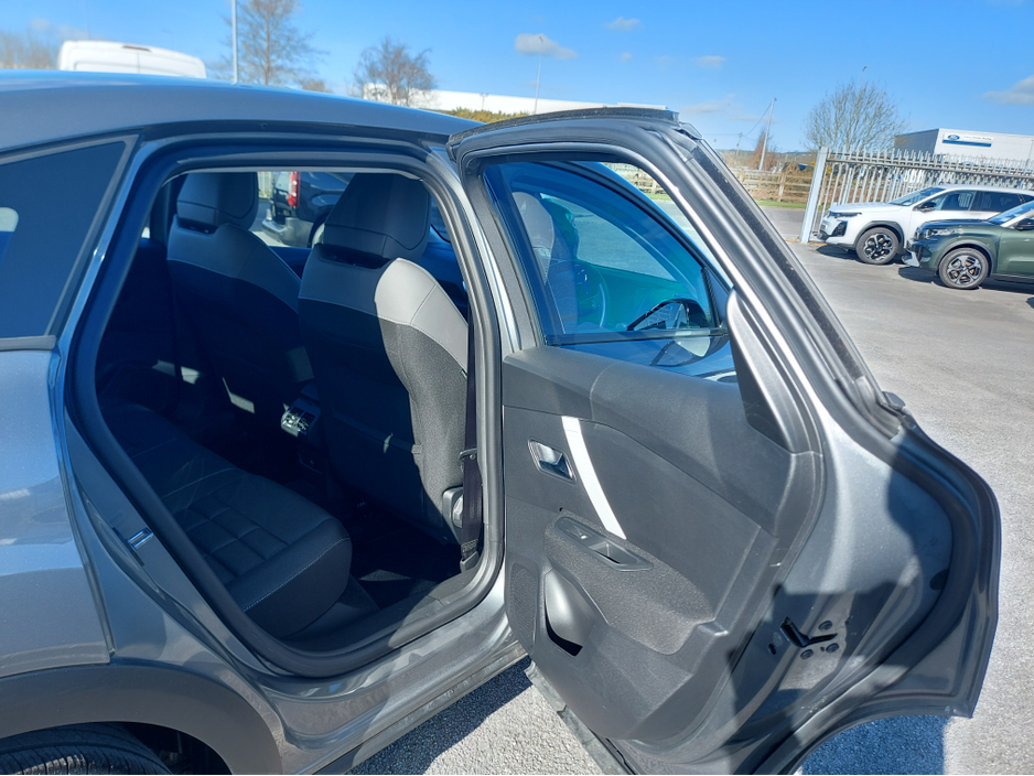 2025 Citroen C4 - image 13