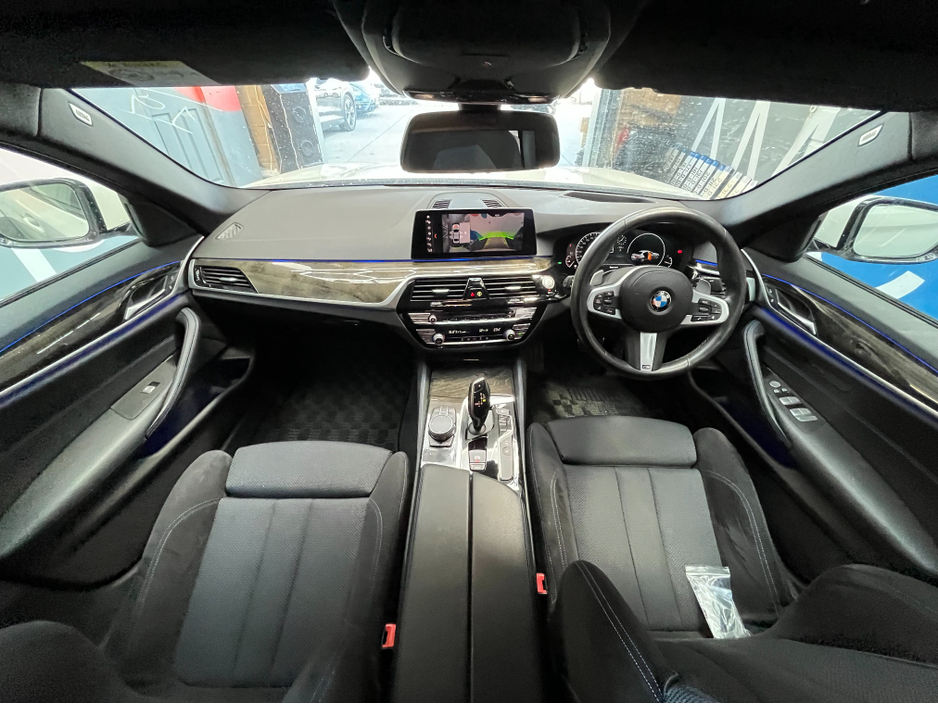 2019 BMW 5 Series - image 21