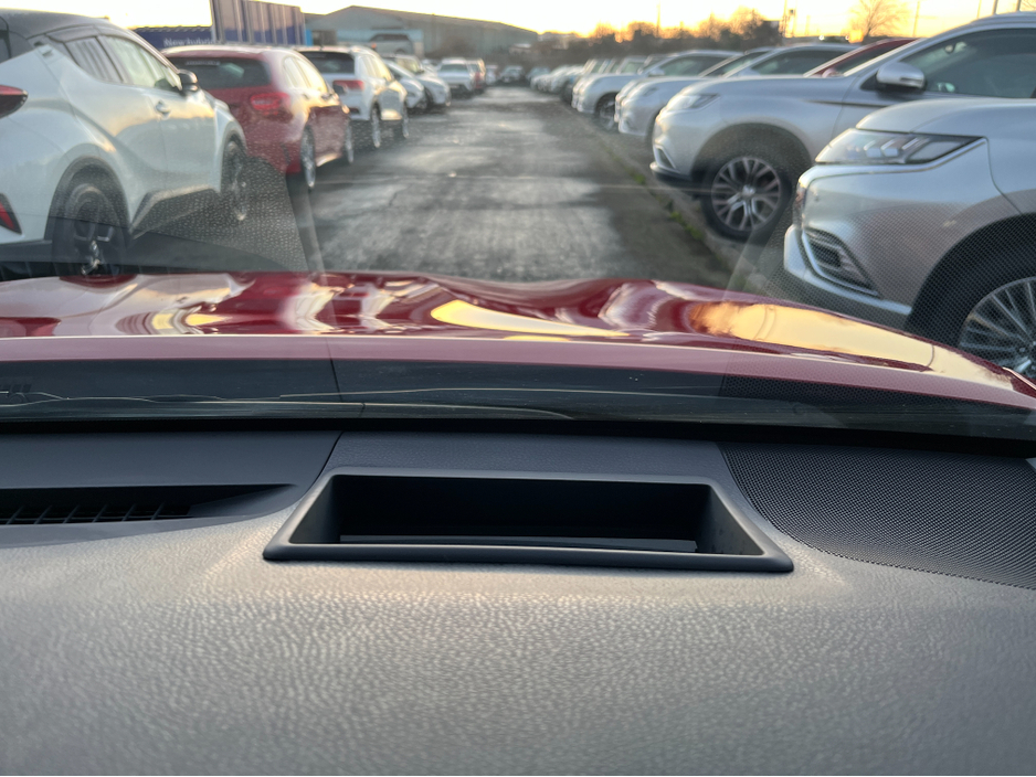 2019 Toyota Camry WS AUTOMATIC HYBRID 2.5 PETROL //HIGH SPEC//FULL LEATHER HEATED SEATS//HEAD UP DISPLAY//KEYLESS ENTRY// €26,950