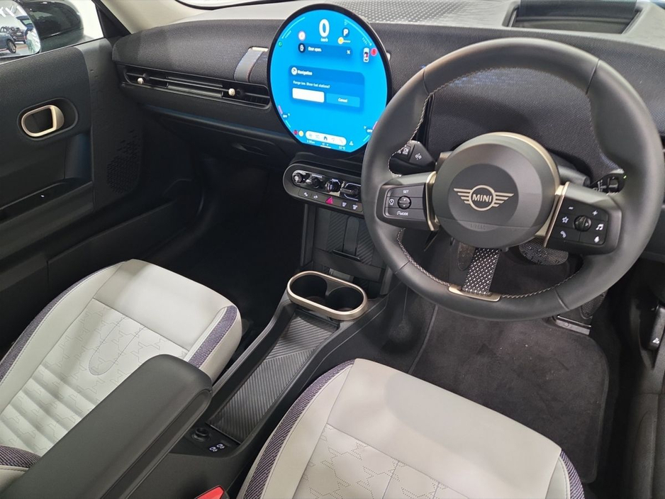 2025 MINI Hatch - image 6