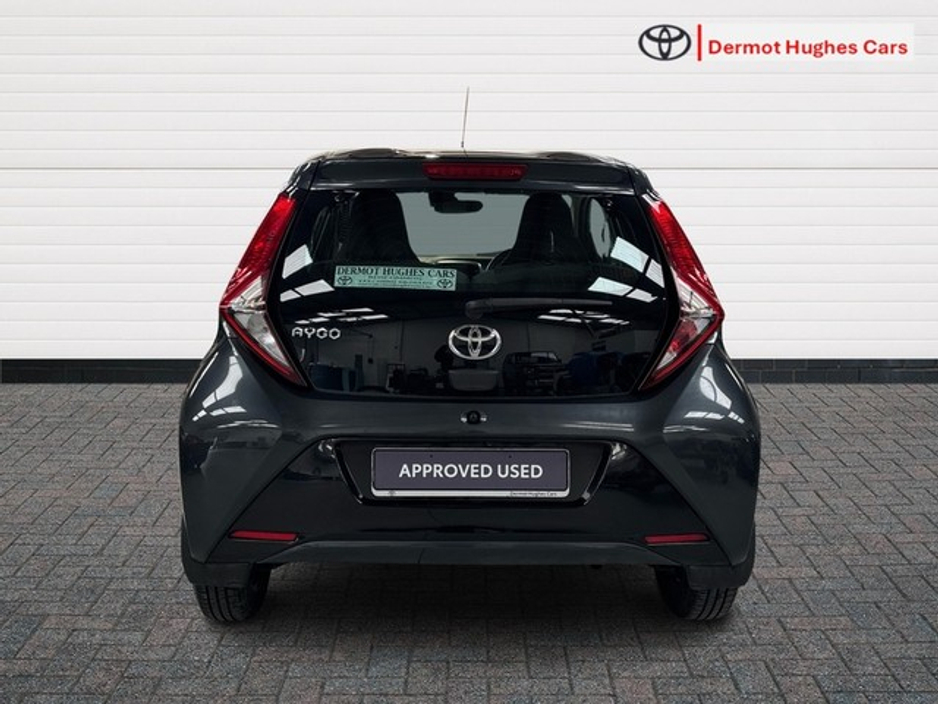 2021 Toyota Aygo - image 4