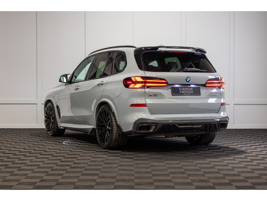 2024 BMW X5 - image 4