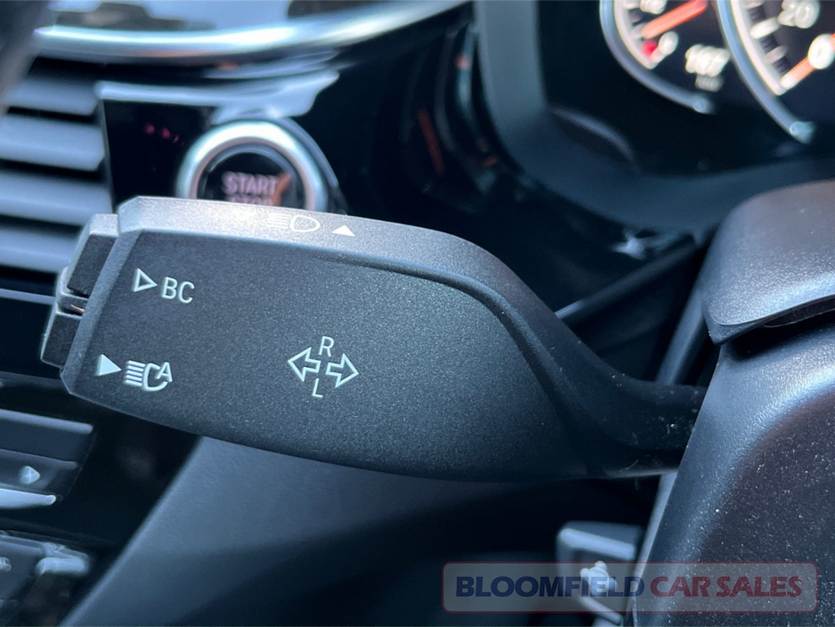 2017 BMW 5 Series - image 26