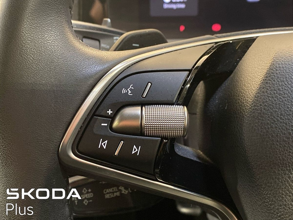 2025 Skoda Superb - image 22