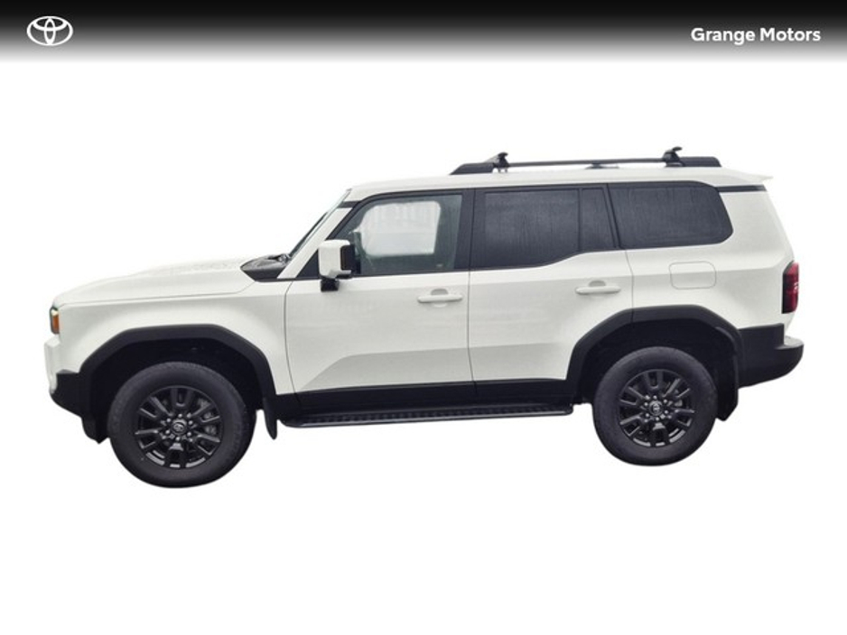 2025 Toyota Landcruiser - image 15