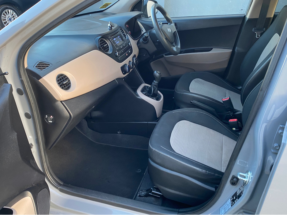 2015 Hyundai i10 - image 10