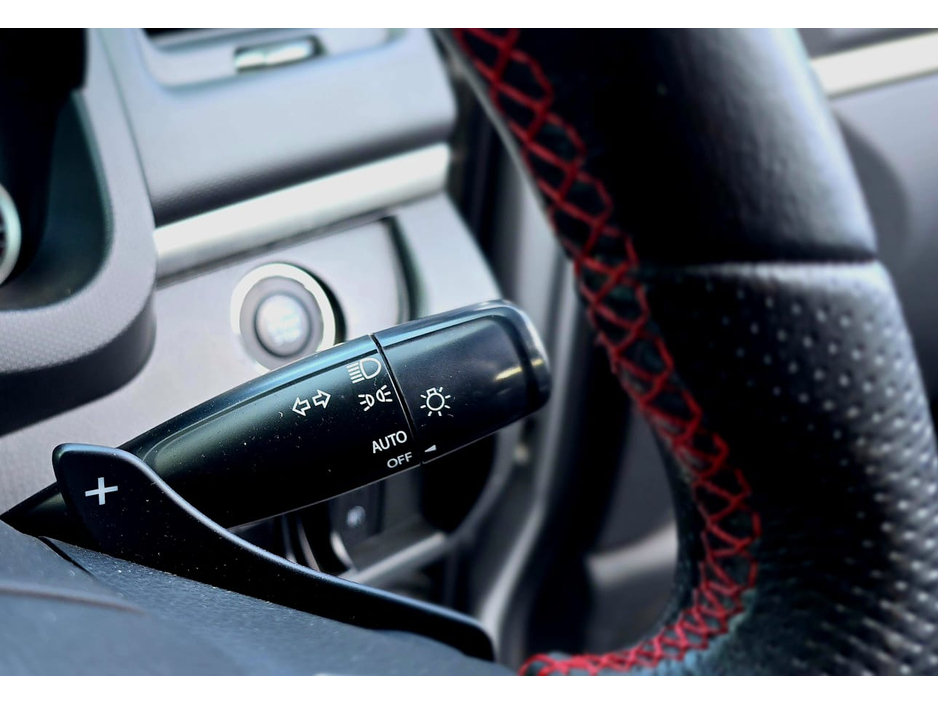 2013 Suzuki Swift - image 17