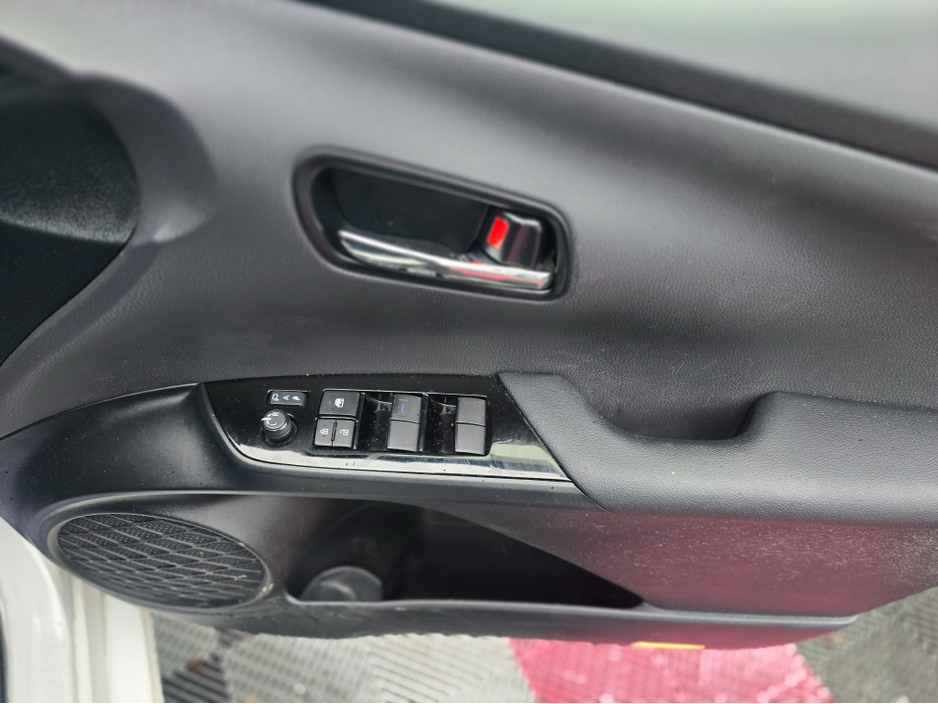 2020 Toyota Prius 6AA-ZVW51 €21,950