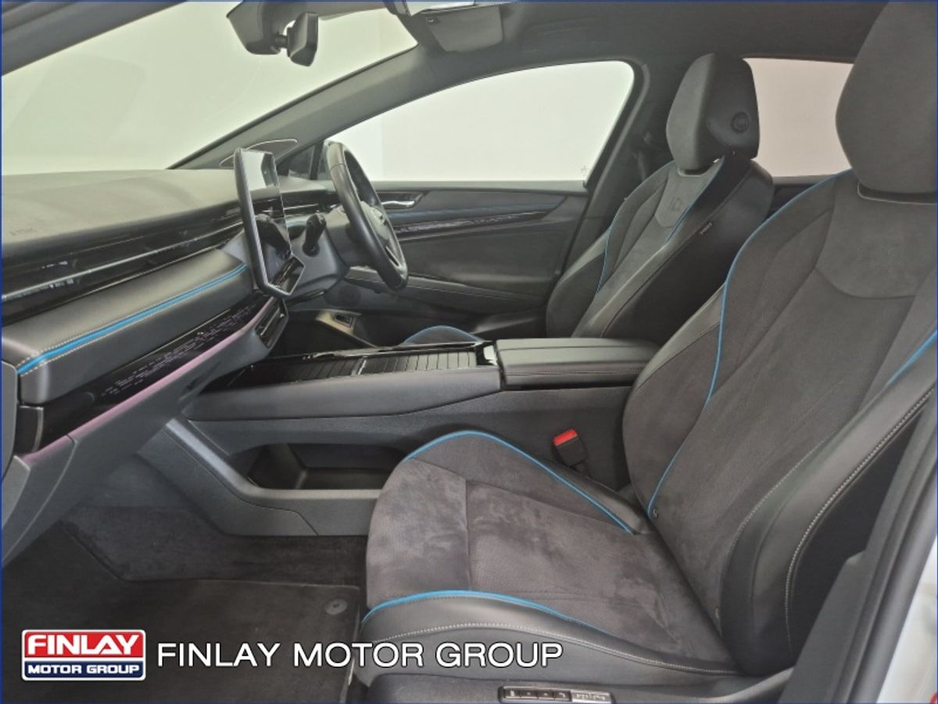 2024 Volkswagen ID.7 PRO 77kWh 286HP - Massage Seats, Half leather €39,995