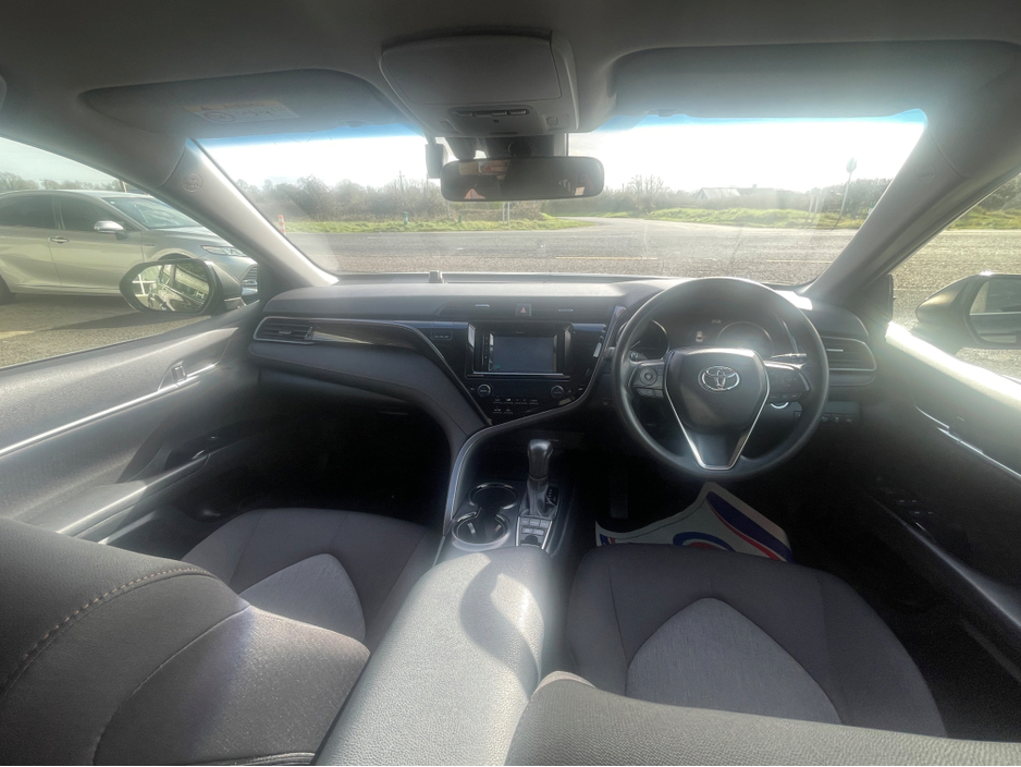 2018 Toyota Camry - image 12