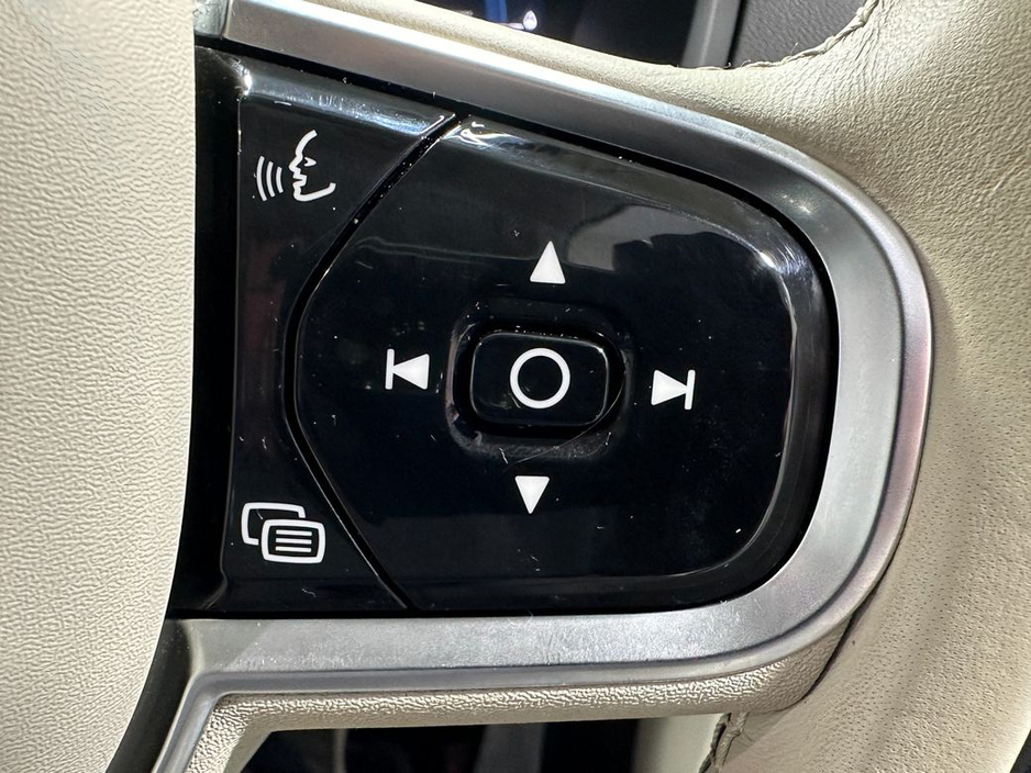 2023 Volvo XC90 T8 AWD Dark Theme €67,800