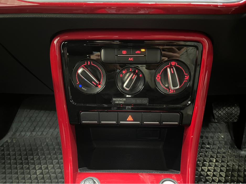 2018 Volkswagen Beetle €14950 2018 VOLKSWAGEN BEETLE BLACK STYLE 1.2 AUTOMATIC €14,950