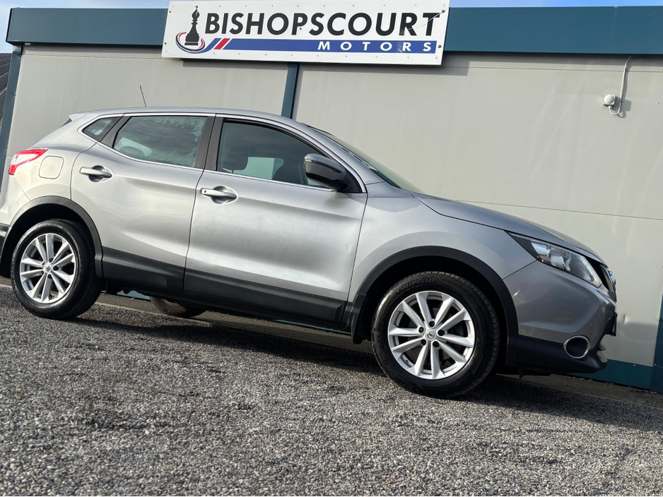 2015 Nissan Qashqai - image 4