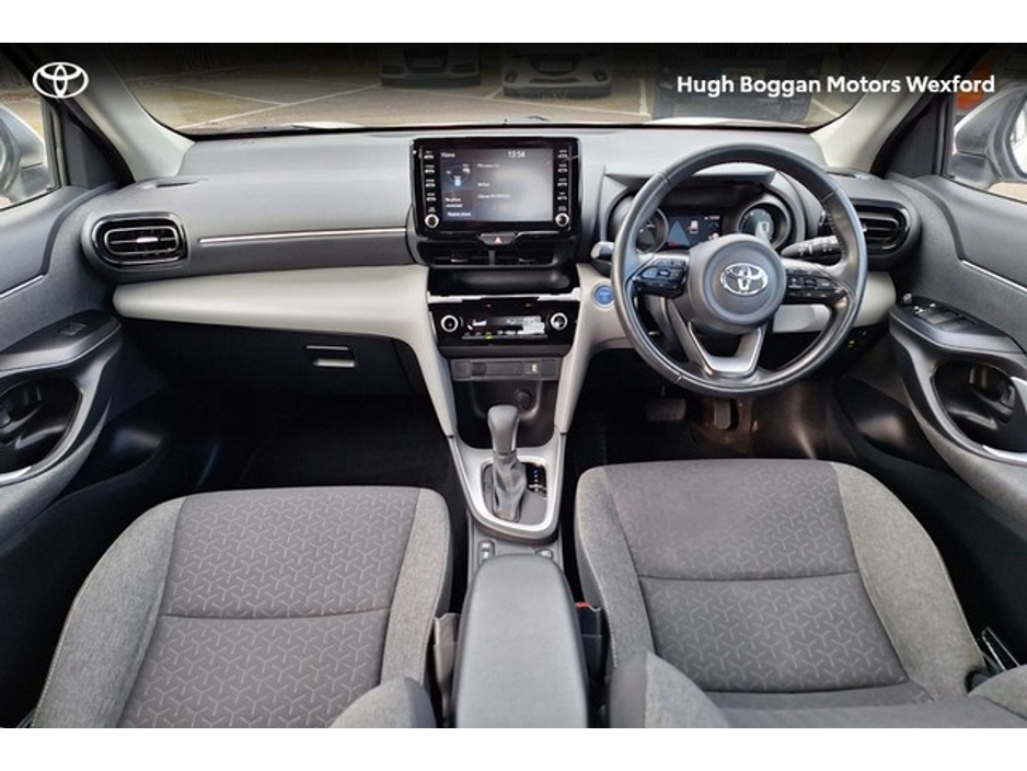 2023 Toyota Yaris Cross - image 6