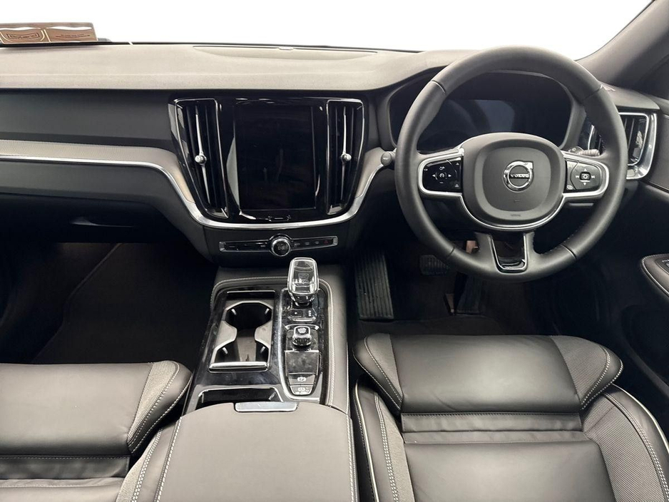 2026 Volvo V60 - image 8