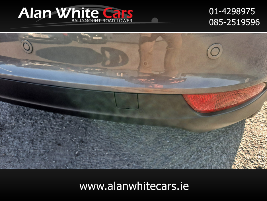 2016 Ford Focus - image 10