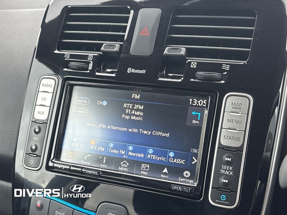 2017 Nissan Leaf - image 13