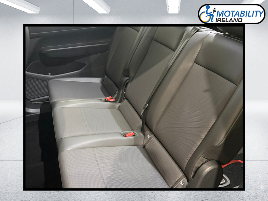 2024 Volkswagen Caddy Maxi Life - image 9