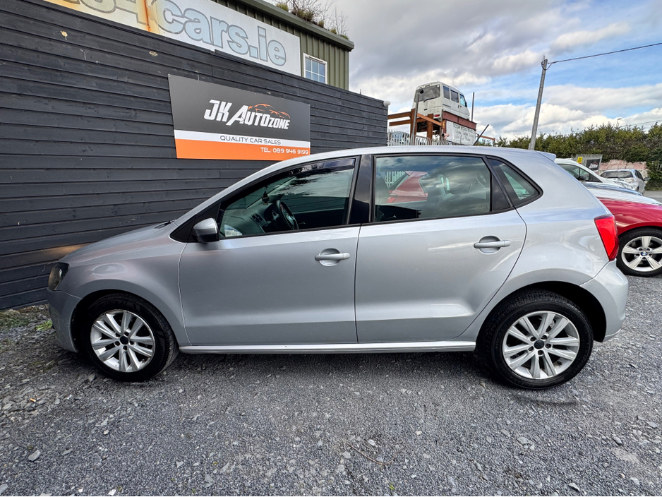 2015 Volkswagen Polo - image 6