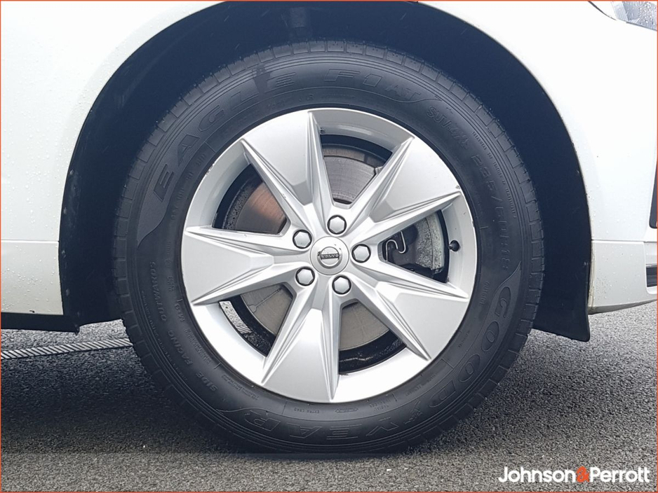 2022 Volvo XC60 B4 197bhp Diesel MHEV Momentum (Two Year Volvo Selekt Warranty + Two Year Volvo Service Plan) €46,900