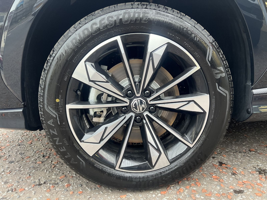 2025 MG HS - image 5