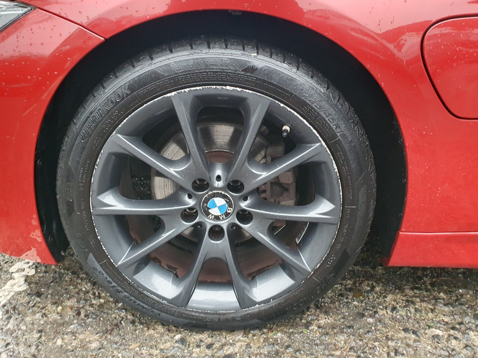 2018 BMW 3 Series - image 7