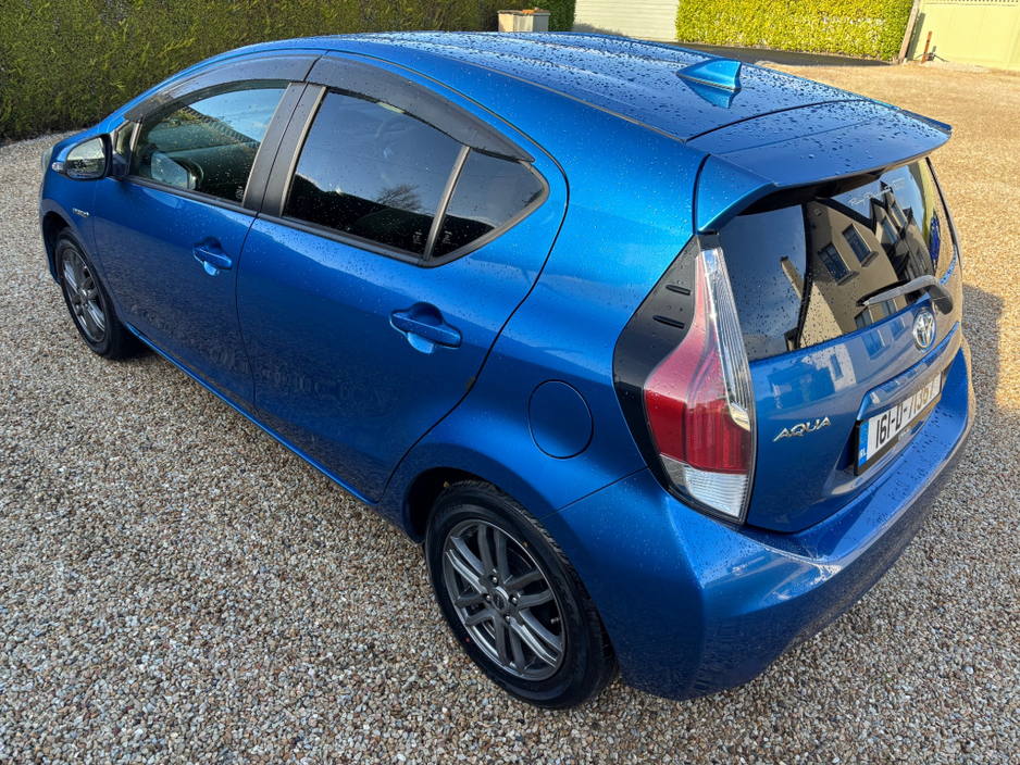 2016 Toyota Aqua 1.5 hybrid €8,950