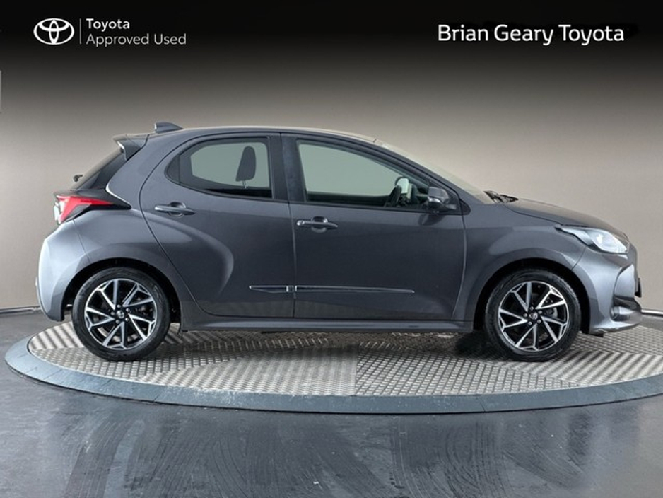 2023 Toyota Yaris HYBRID LUNA SPORT €24,950