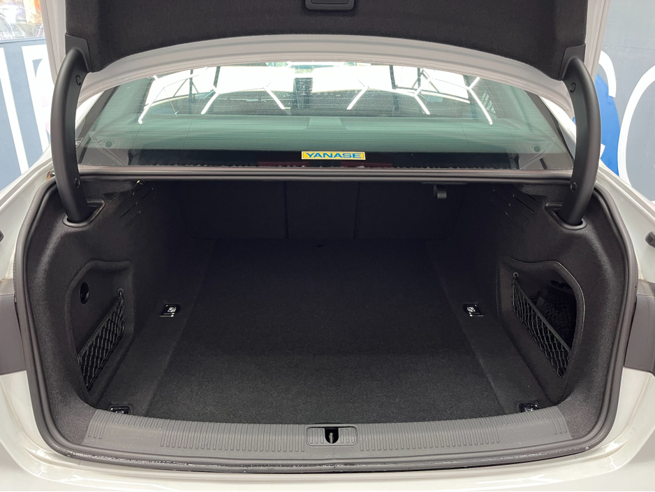 2024 Audi A4 2024 AUDI A4 40TDI QUATTRO ADVANCED 2.0 AUTOMATIC / CRUISE CONTROL / ELECTRIC MEMORY & HEATED SEATS / PADDLE SHIFTERS / APPLE CARPLAY / AMBIEN TLIGHTS