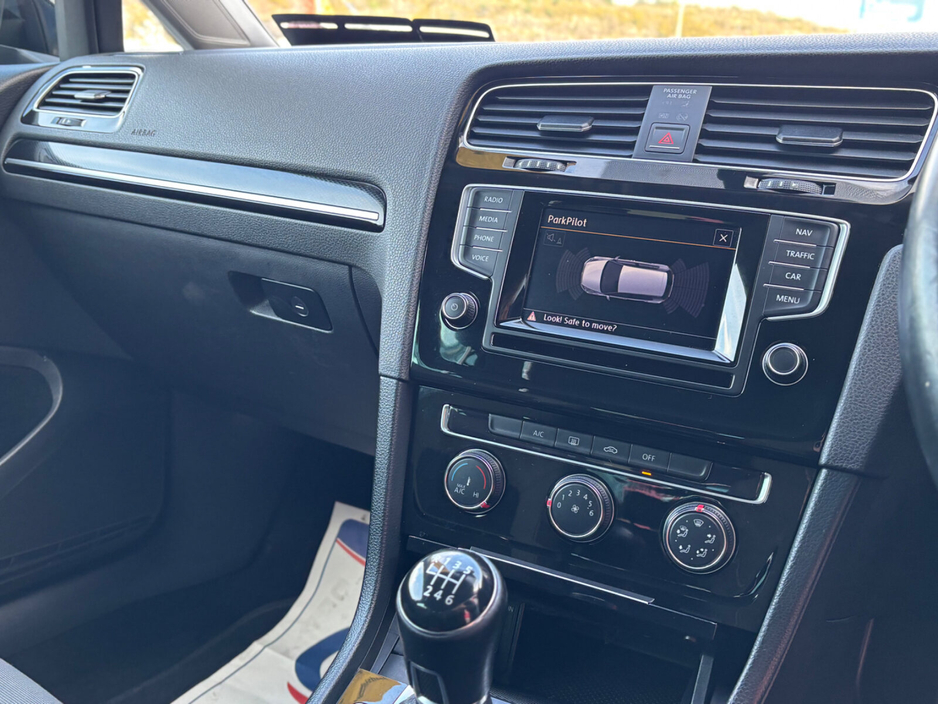 2014 Volkswagen Golf - image 6