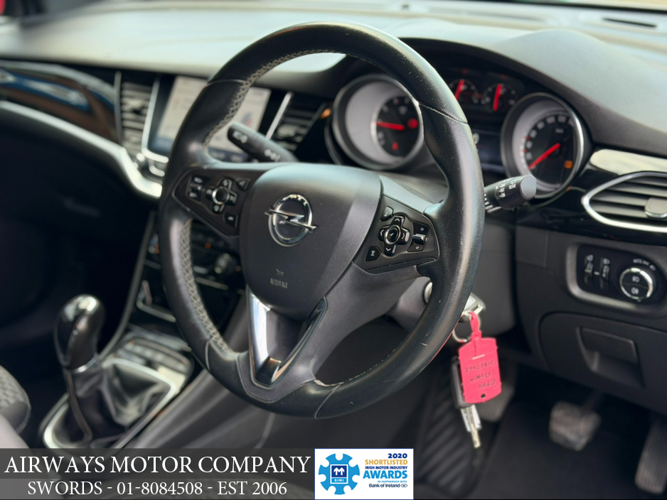 2017 Opel Astra - image 10