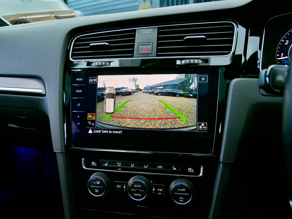 2018 Volkswagen Golf R 2.0 TSI 5DR 310HP 4M R DSG €32,950