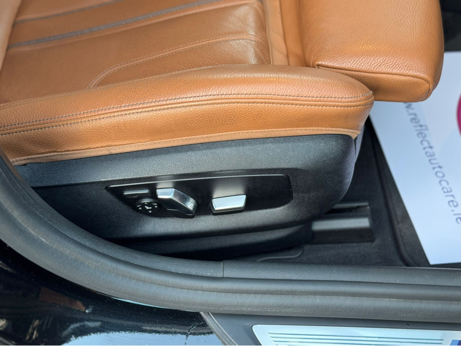 2017 BMW 5 Series - image 28