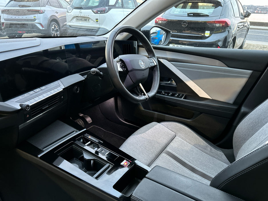 2023 Opel Astra Elegance PHEV 1.6 180ps 8 Speed Auto €29,950