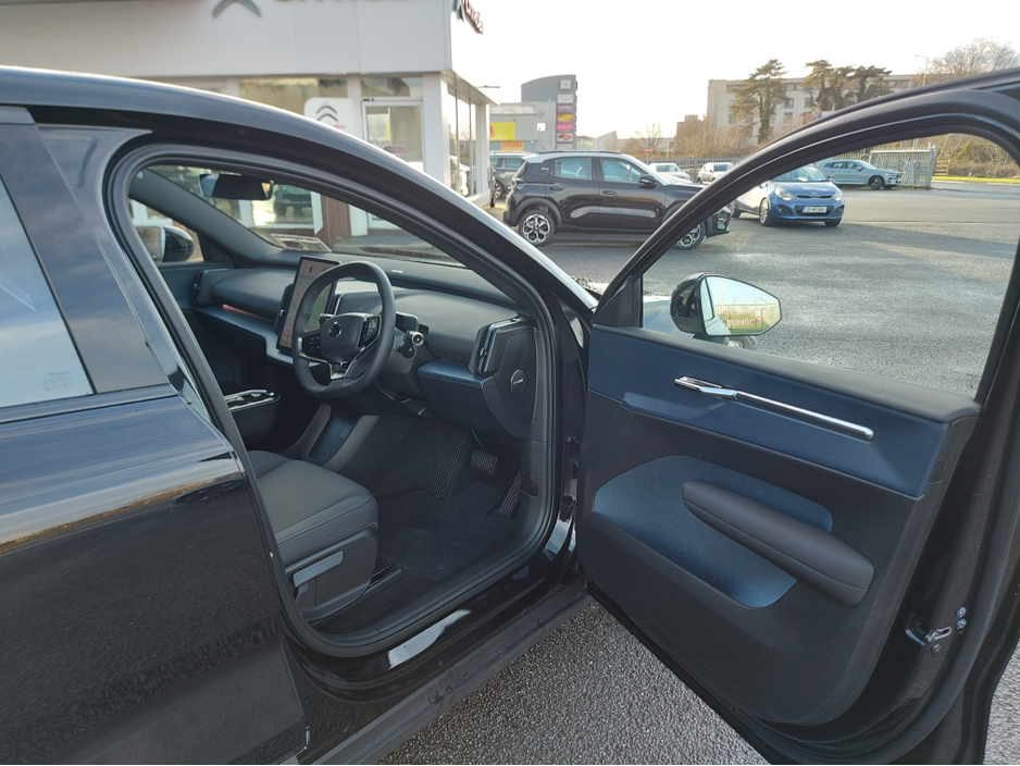 2025 Volvo EX30 SIN MTR RWD PLUS €39,500