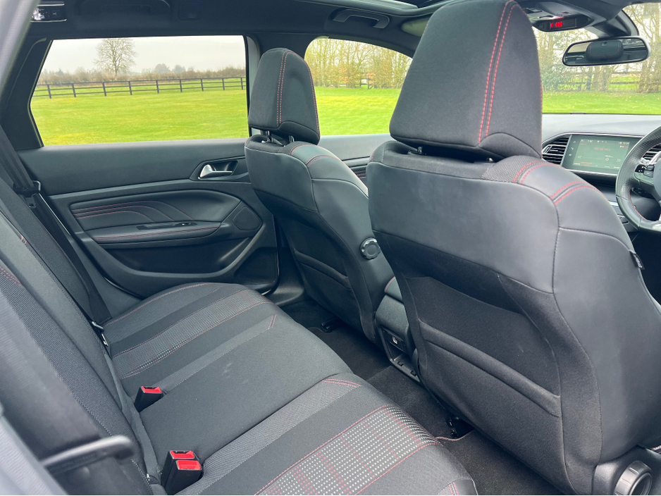 2019 Peugeot 308 Estate gt line €15,500