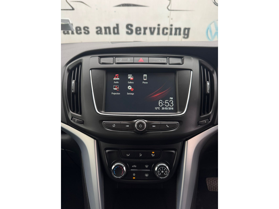 2018 Opel Zafira - image 25