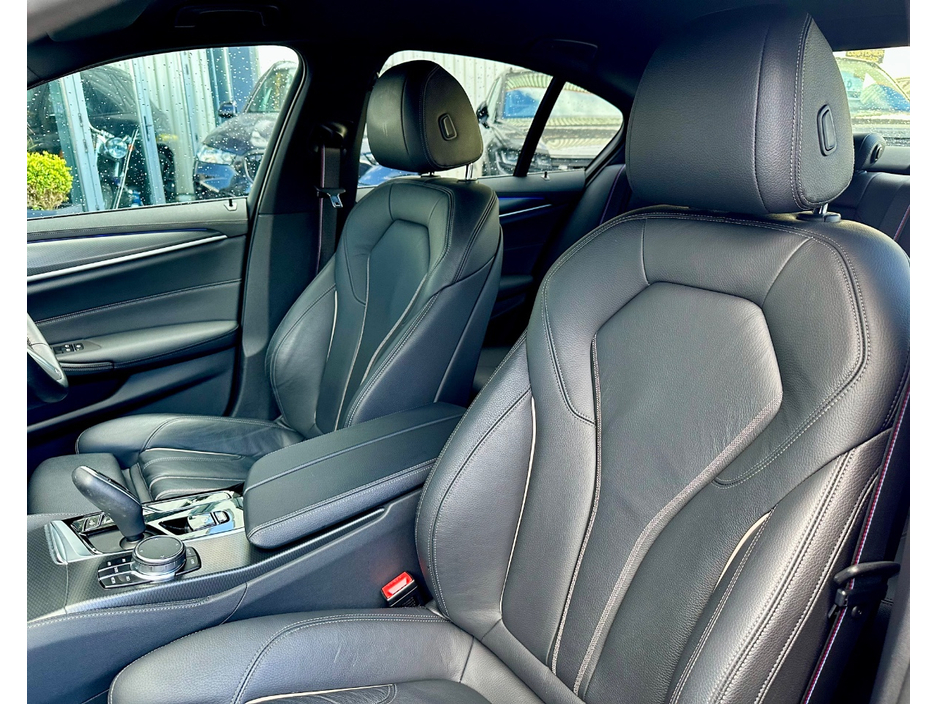 2023 BMW 5 Series - image 12