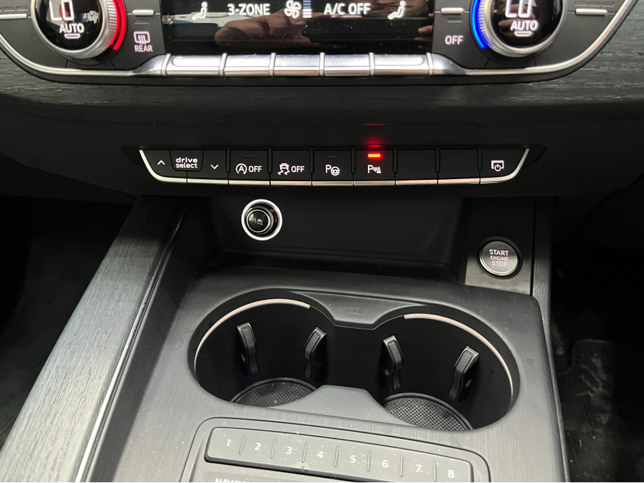 2018 Audi A4 - image 19