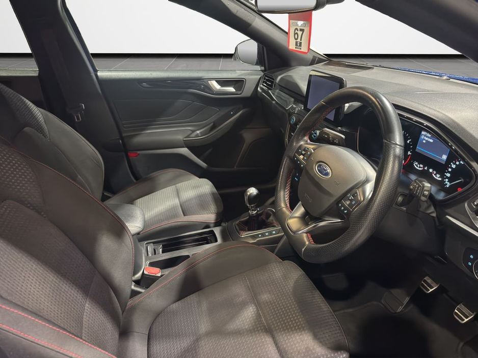 2021 Ford Focus "Compact, classy and ridiculously easy to love" €23,888