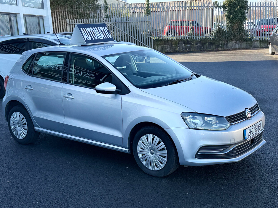 2015 Volkswagen Polo - image 3