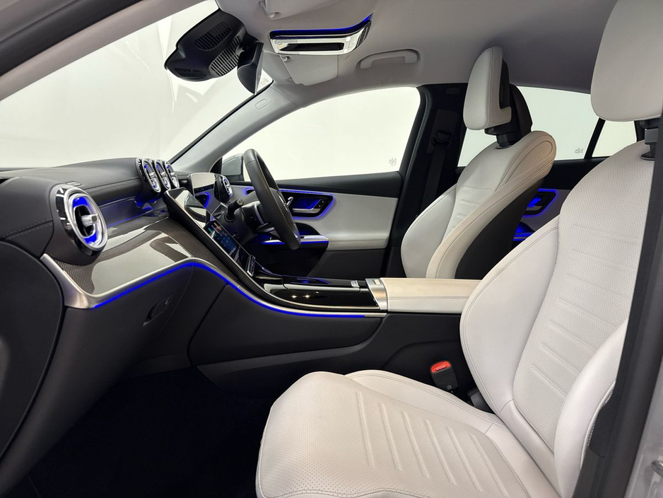 2025 Mercedes-Benz GLC Class - image 13