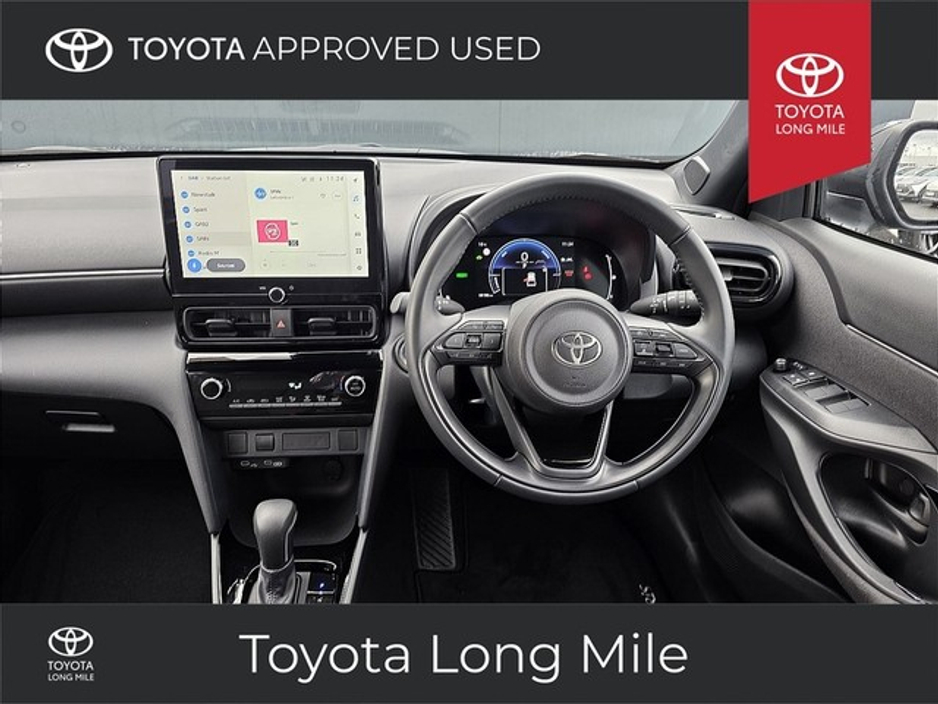 2025 Toyota Yaris Cross 1.5 Hybrid Luna Sport 5dr €33,449